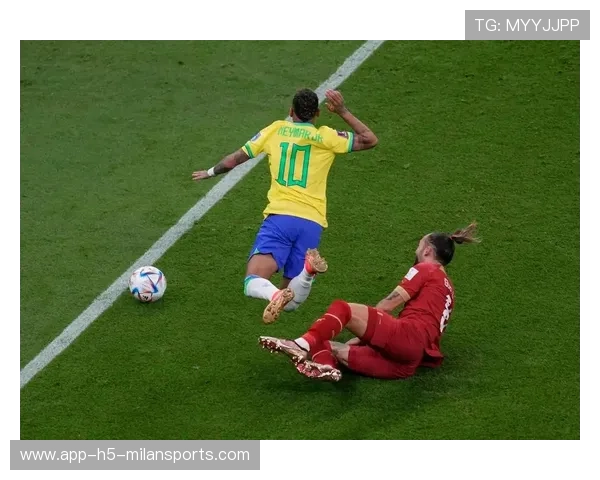 内马尔夜跑被拍到与神秘人同行，八卦再起